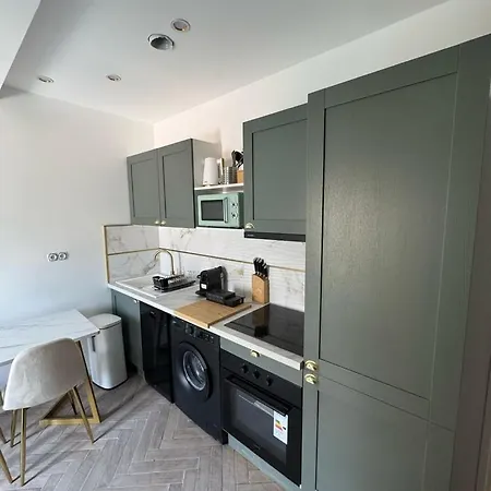 Moon - 35 Apartment *